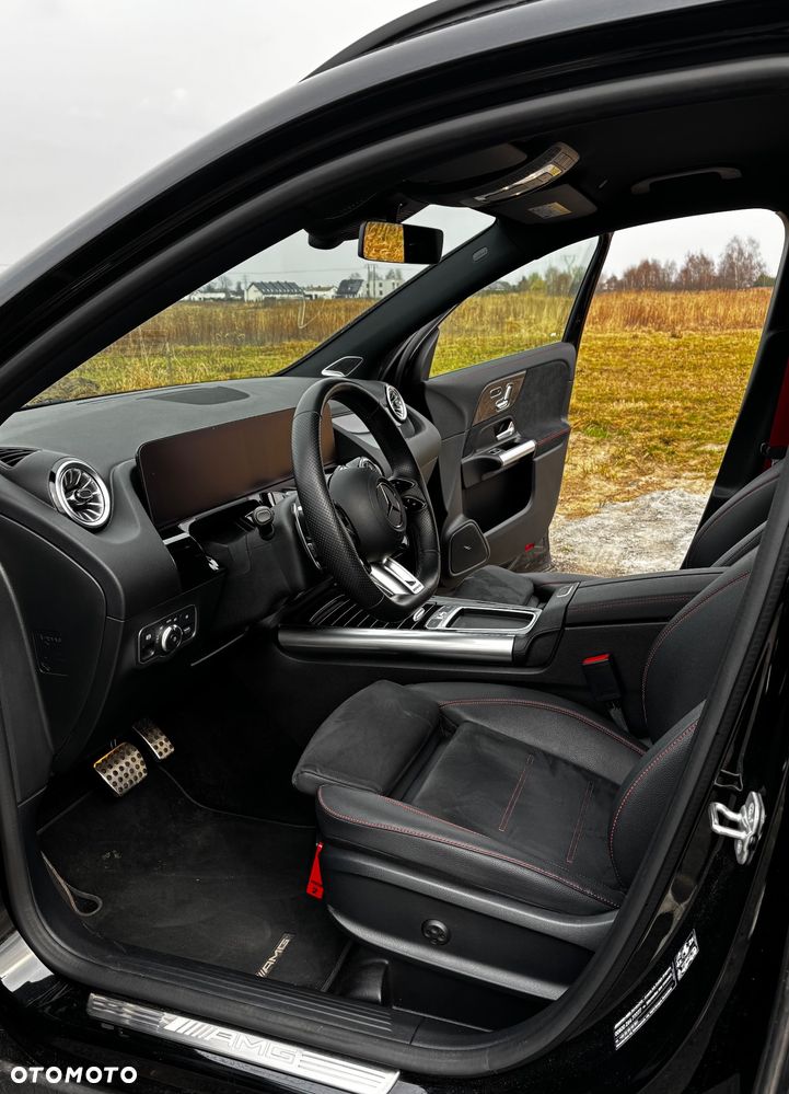 Mercedes-Benz GLA - 16