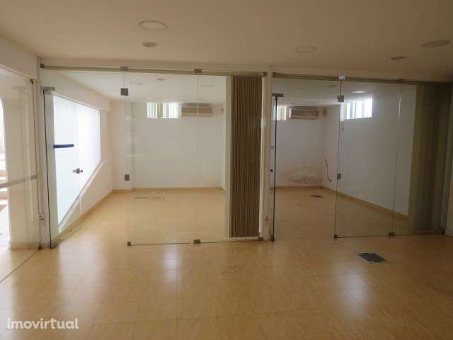 Garagem C/ 234 M2 - Bairro Afonso Costa - Setubal - Grande imagem: 4/9