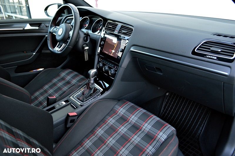 Volkswagen Golf 2.0 TSI DSG GTI - 11