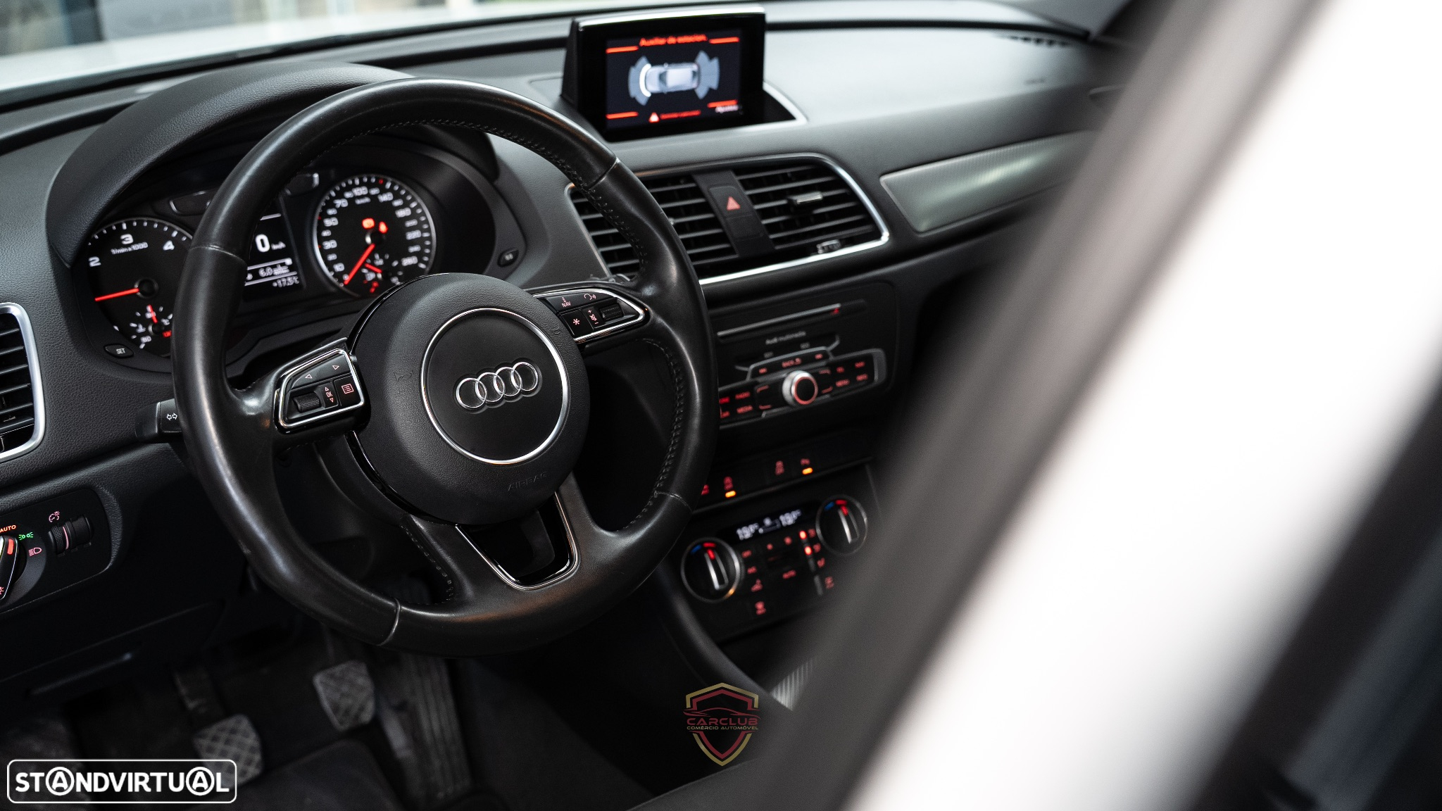 Audi Q3 2.0 TDI Design - 13