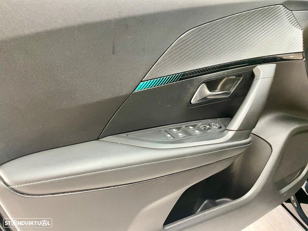 Peugeot 2008 PureTech 130 EAT8 Allure Pack - 17