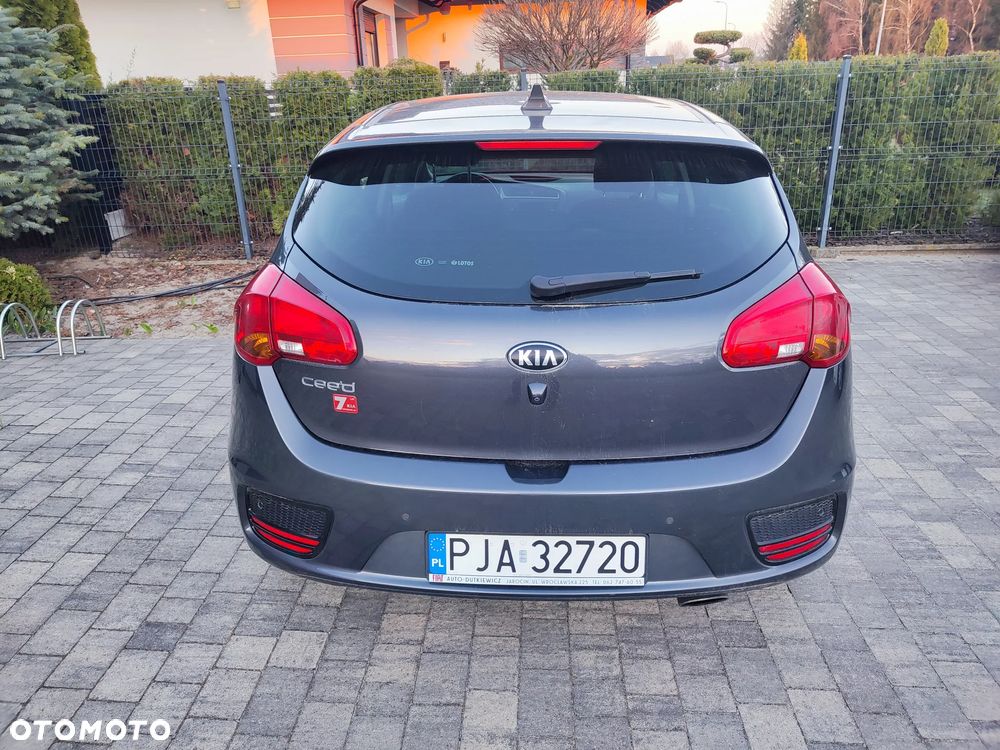 Kia Ceed 1.6 GDI Smart Plus DCT - 32
