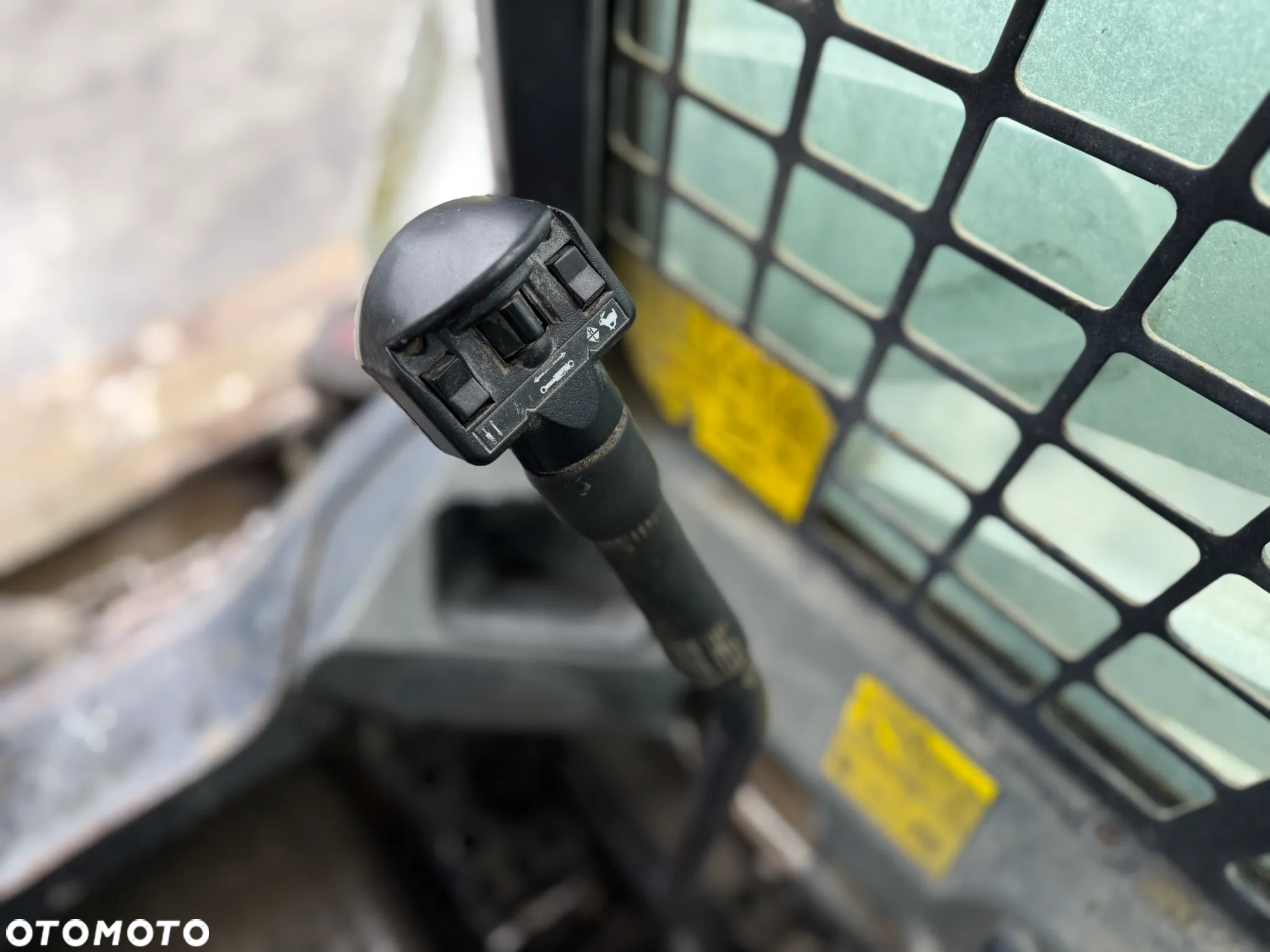 Bobcat S570 - 12