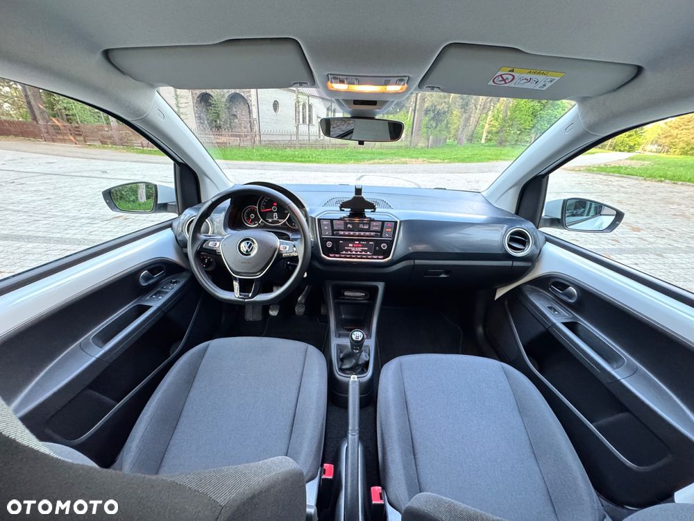 Volkswagen up! Active - 23