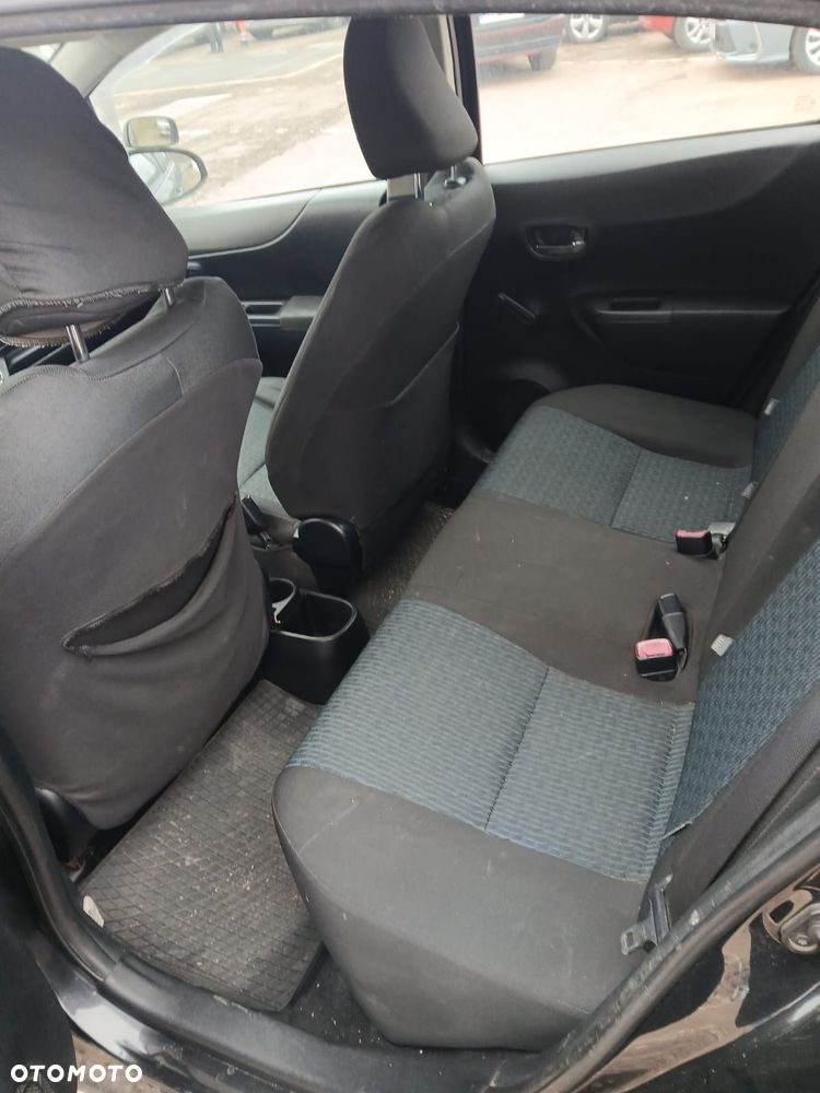 Toyota Yaris - 7