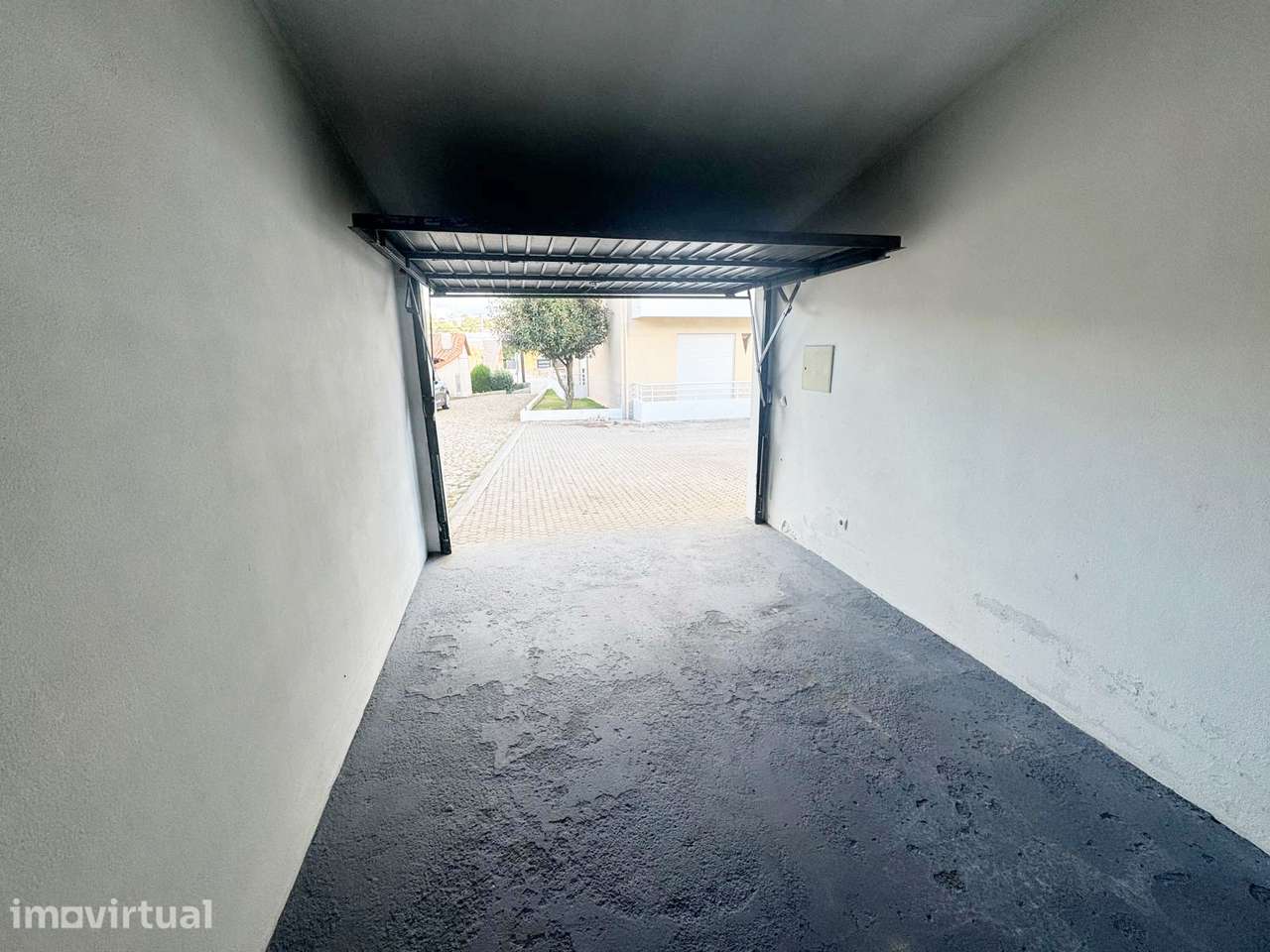Garagem Fechada para Arrendamento - Grande imagem: 4/6