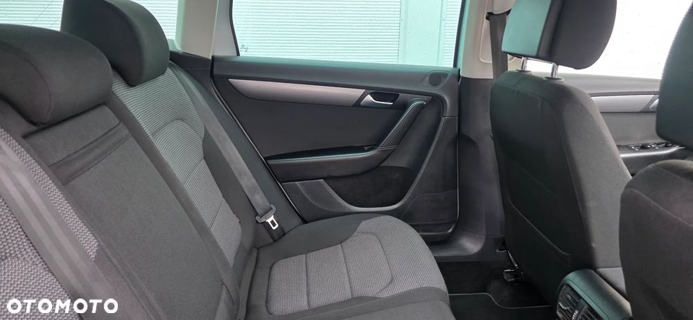 Volkswagen Passat 2.0 TDI Comfortline - 10