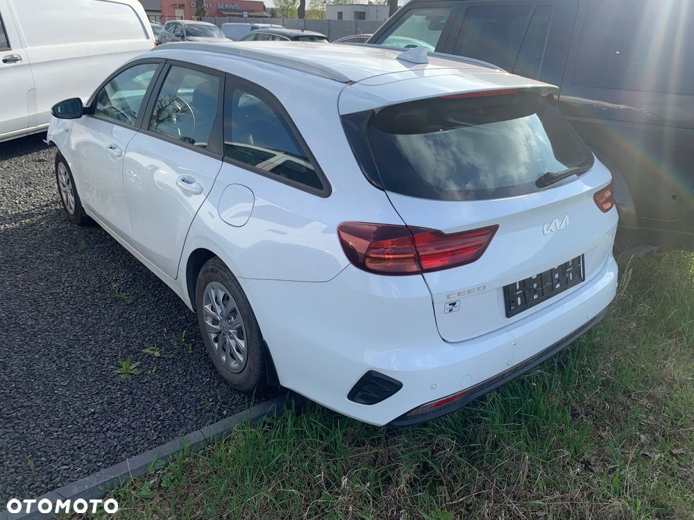 Kia Ceed - 4