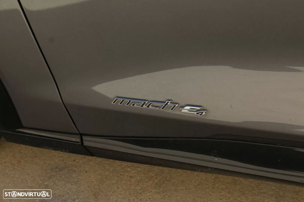 Ford Mustang Mach-E Premium AWD - 9