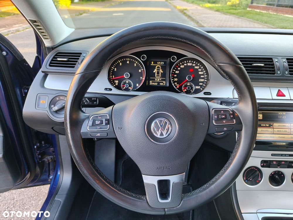 Volkswagen Passat 2.0 TSI Comfortline - 34