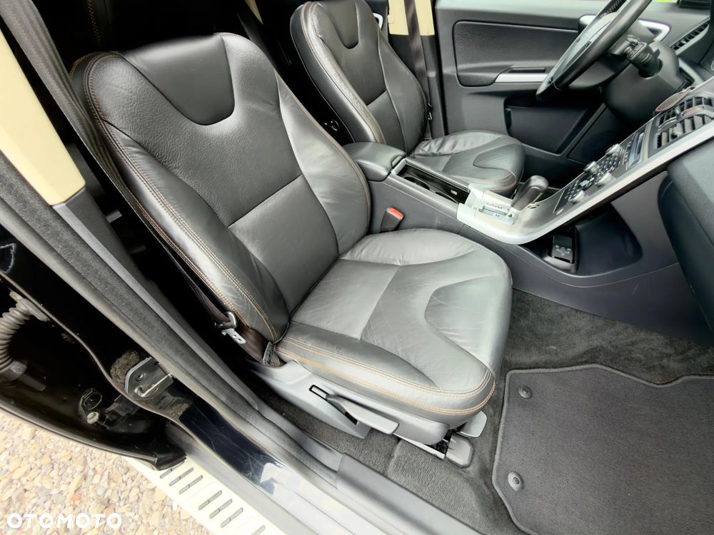 Volvo XC 60 T6 AWD RDesign - 24