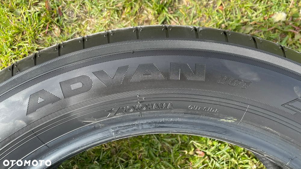 Opony Yokohama Advan V61 225/55 R18, przebieg 10 km, rok 2025 - 3
