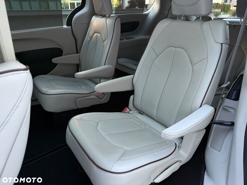 Chrysler Pacifica - 19
