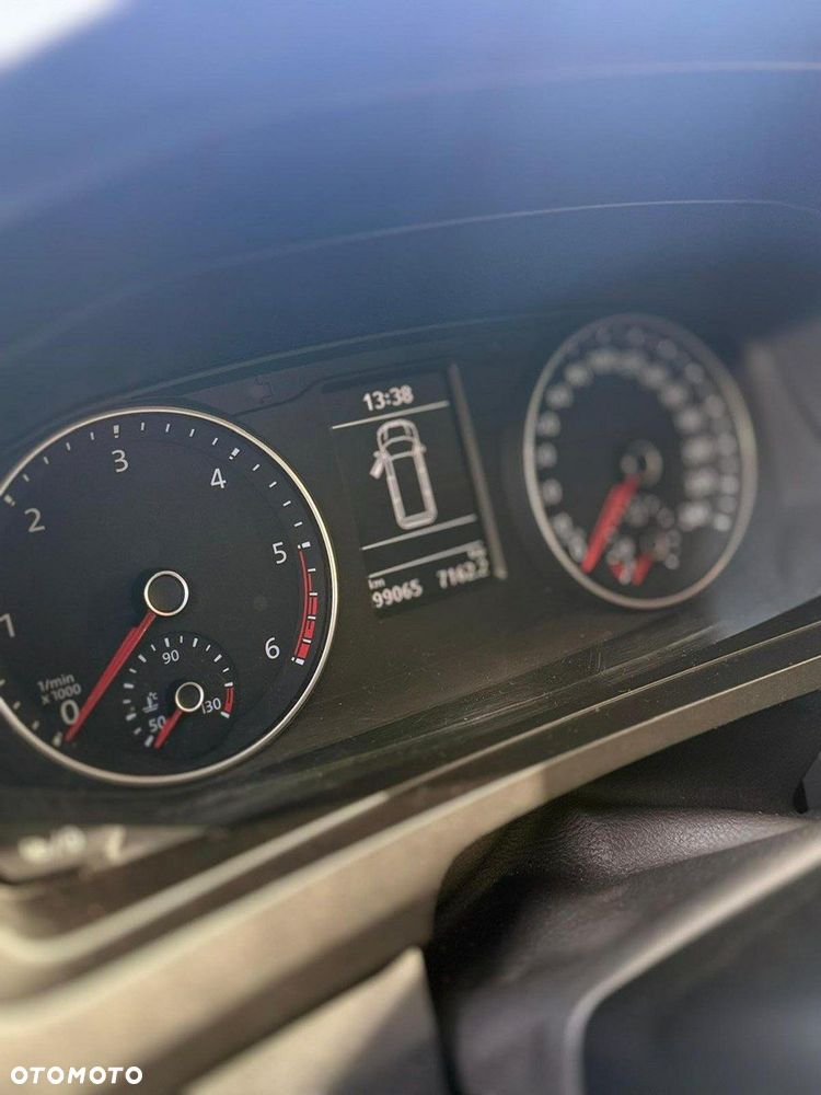 Volkswagen Multivan - 10