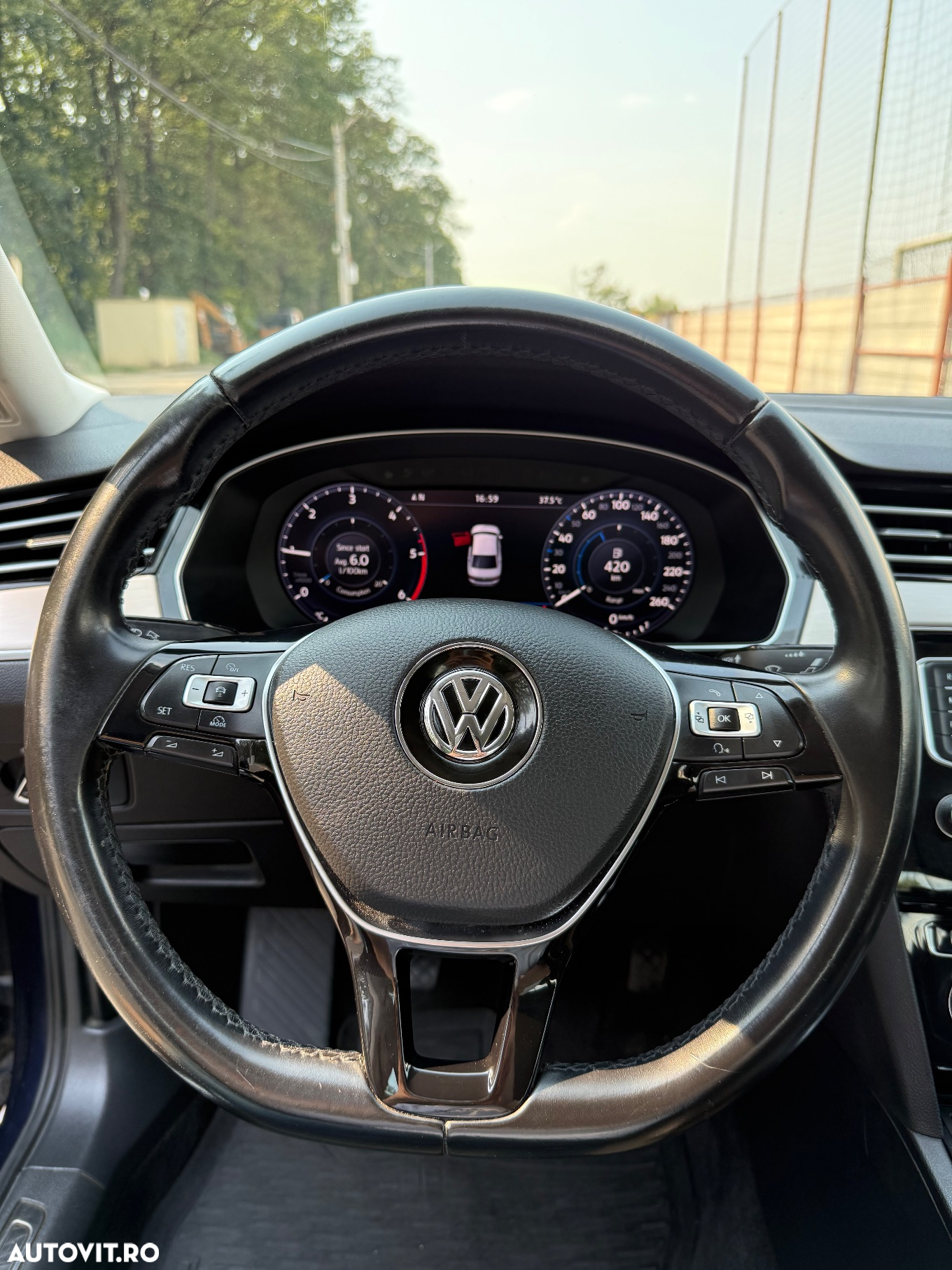 Volkswagen Passat 2.0 TDI Highline - 16