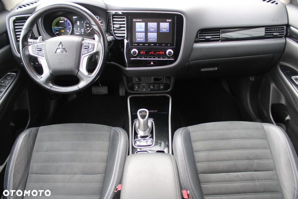 Mitsubishi Outlander - 16