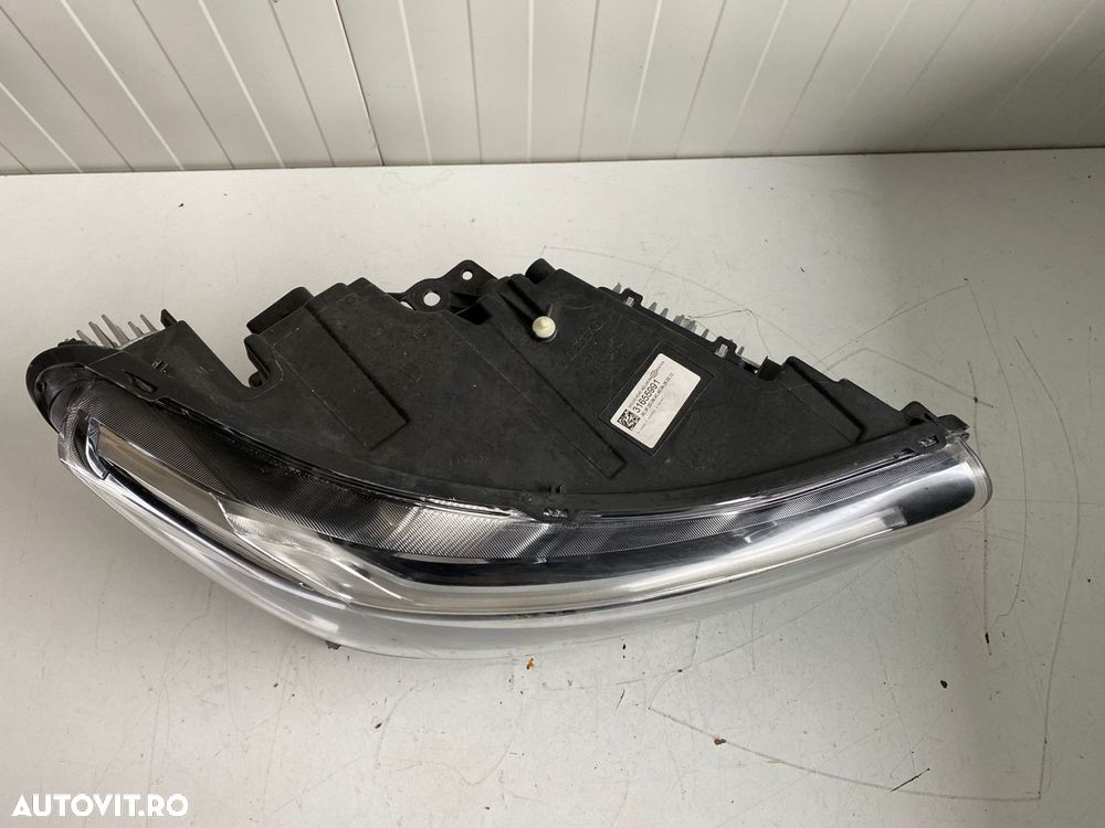 Far dreapta VOLVO XC40 2018+ MID LED 31655991 - 5