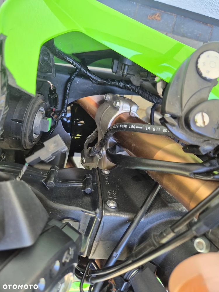 Kawasaki ZX - 22