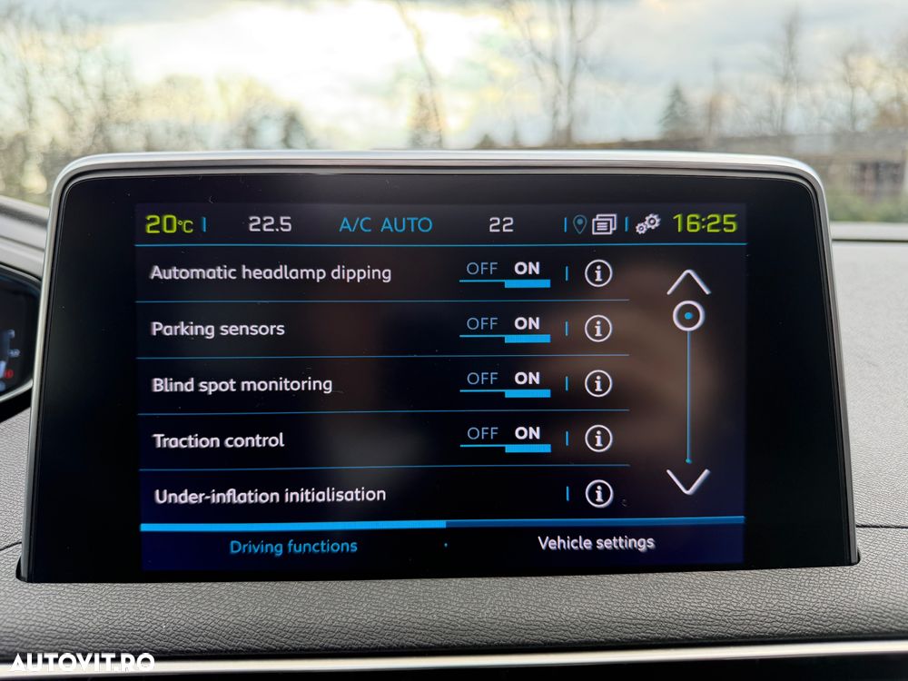 Peugeot 3008 225 e-EAT8 Allure - 23