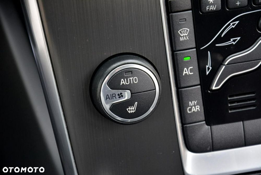 Volvo V40 D3 Geartronic Momentum - 31