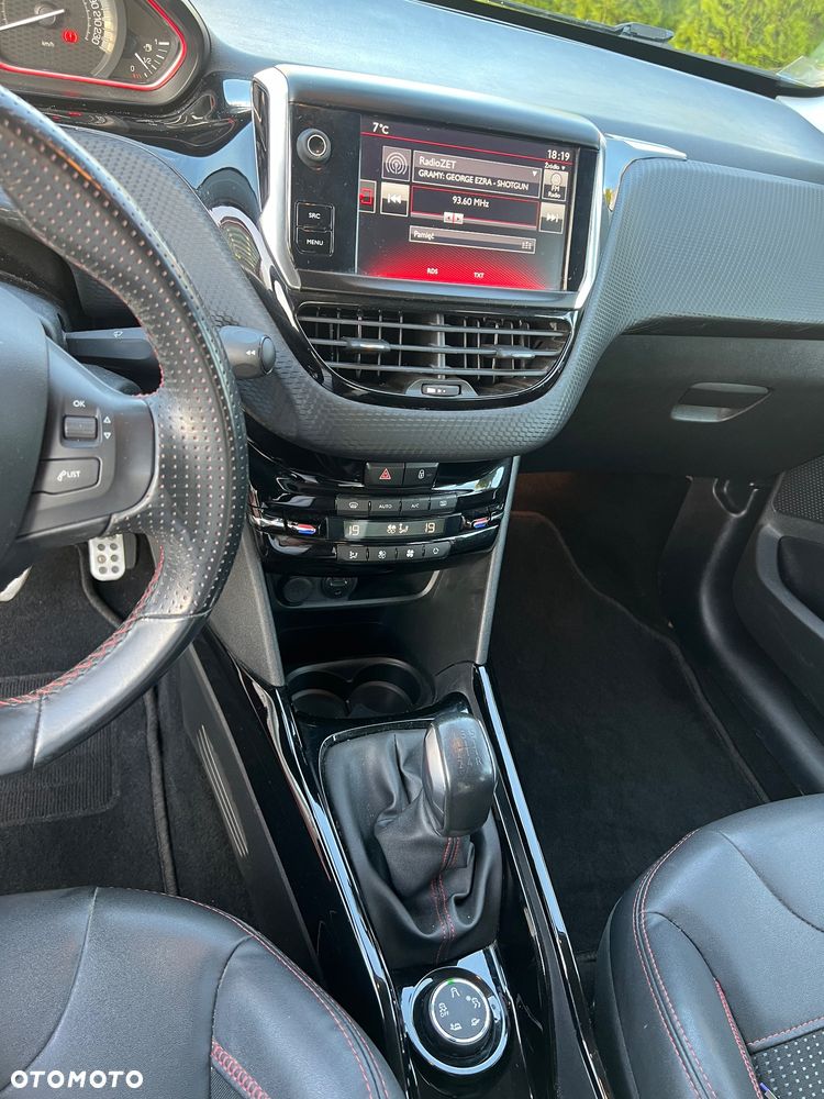 Peugeot 2008 PureTech 110 Stop&Start GT-Line Edition - 18