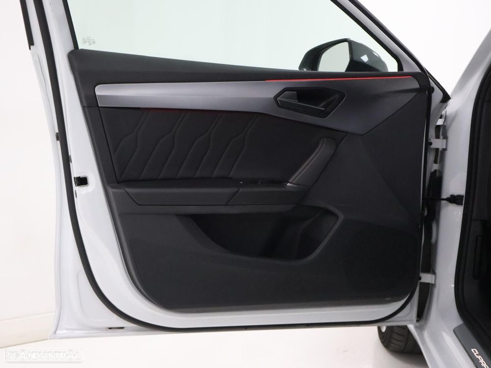 Cupra Leon ST 1.5 eTSI MID DSG - 11