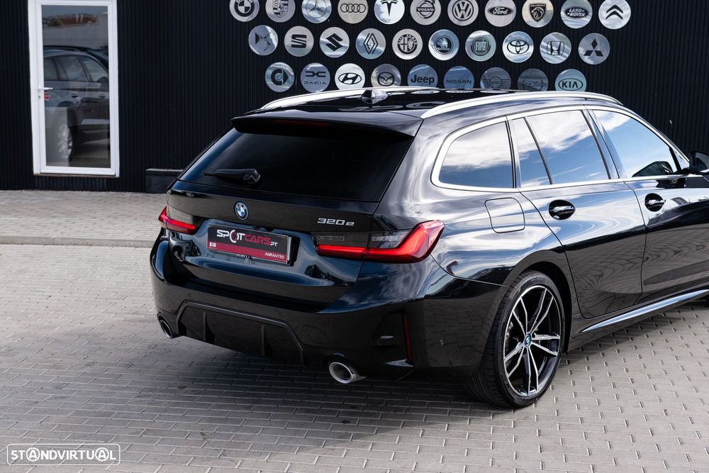 BMW 320 e Pack Desportivo M Auto — fotografia 10