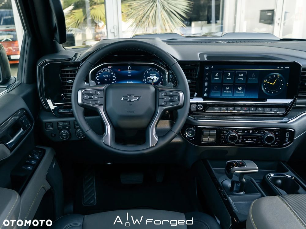 Chevrolet Silverado - 26