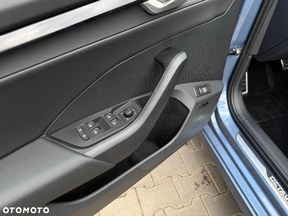 Skoda Octavia 1.5 TSI mHEV Sportline DSG - 21