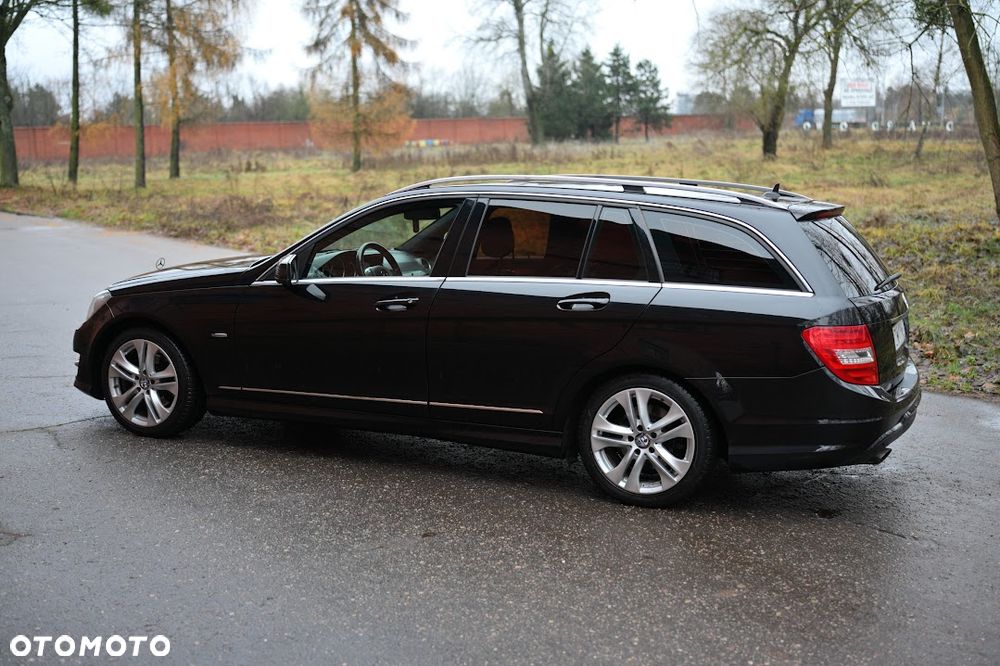 Mercedes-Benz Klasa C 180 CGI BlueEFFICIENCY Avantgarde - 5