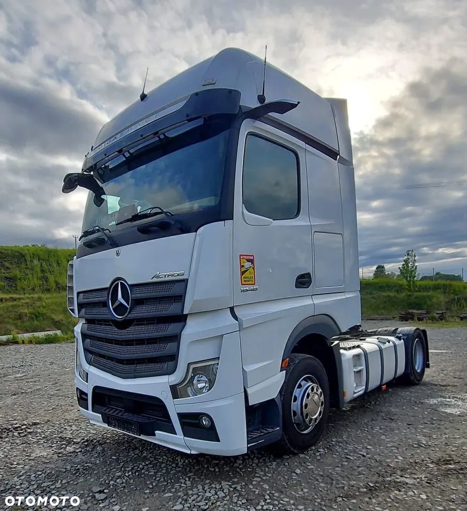 Mercedes-Benz Actros - 1