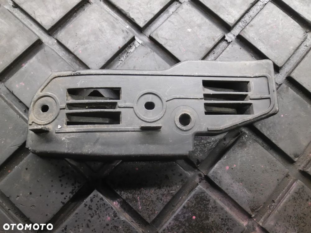 VW PASSAT B5 FL UCHWYT ŚLIZG MOCOWANIE ZDERZAKA PRAWY PRZÓD 3B0807184E - 1