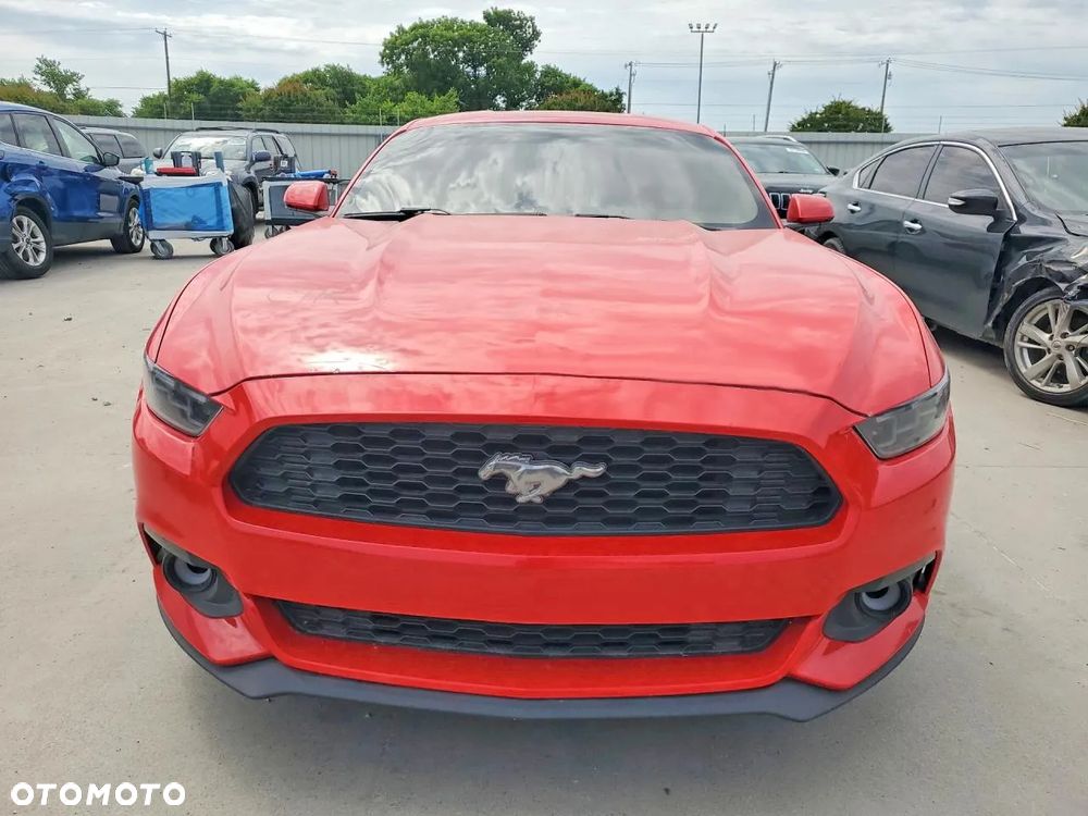 Ford Mustang - 5