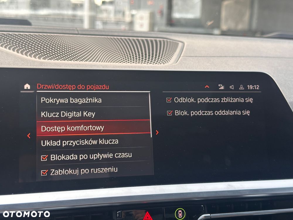 BMW Seria 3 330i xDrive M Sport - 36