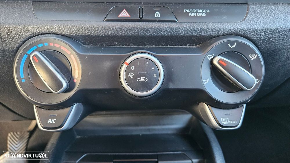 Kia Stonic 1.2 Dynamic - 38