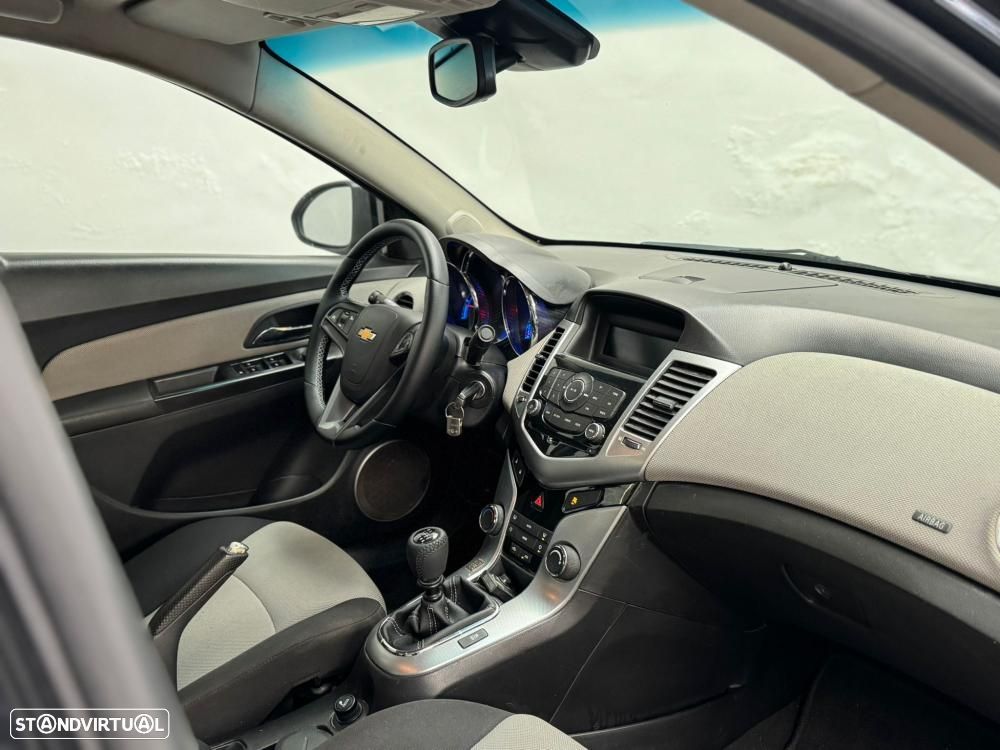 Chevrolet Cruze 2.0 VCDi LTZ EP - 15