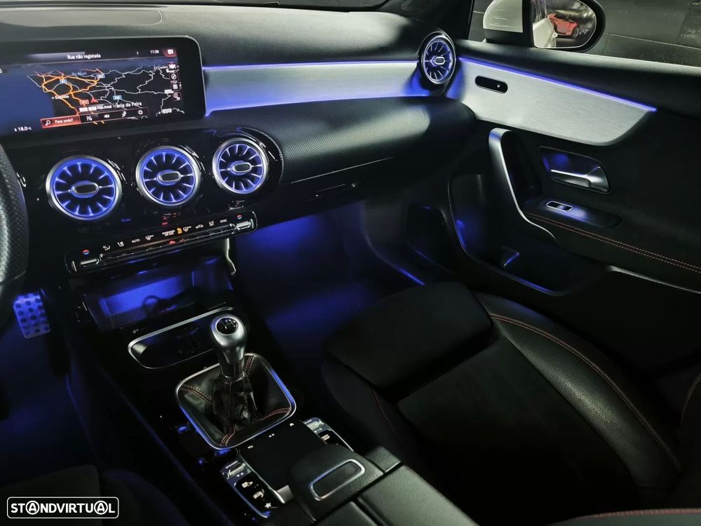 Mercedes-Benz A 200 AMG Line - 26