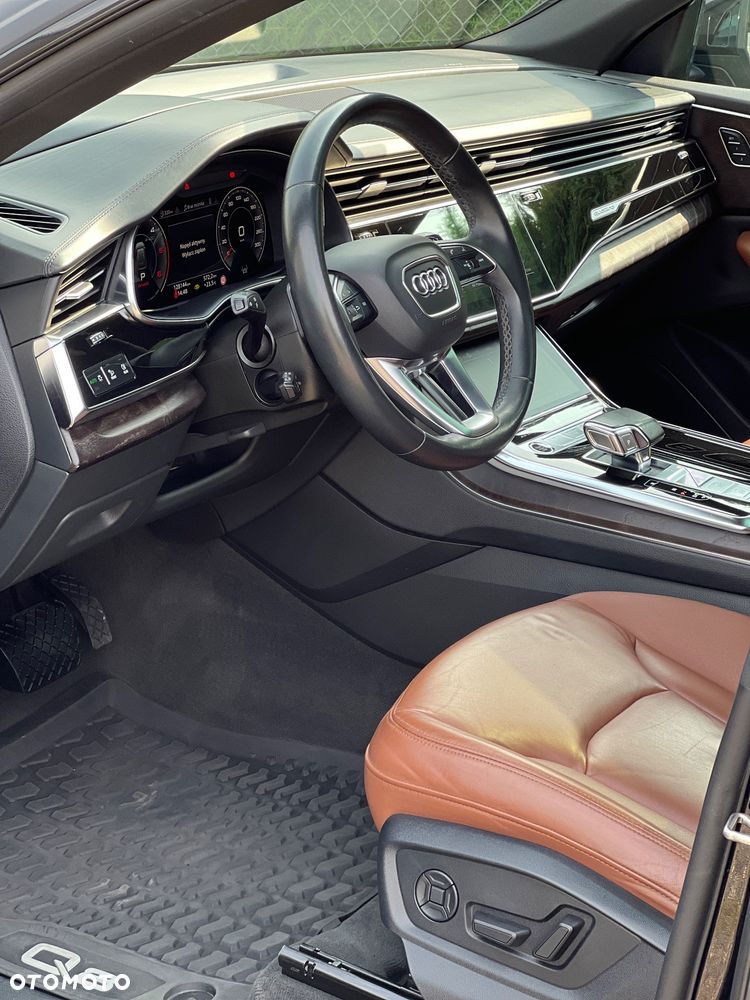 Audi Q8 - 8