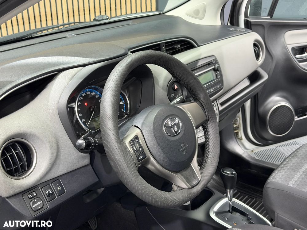 Toyota Yaris - 10