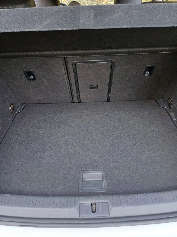 Volkswagen Golf 1.4 TSI BMT Highline - 26