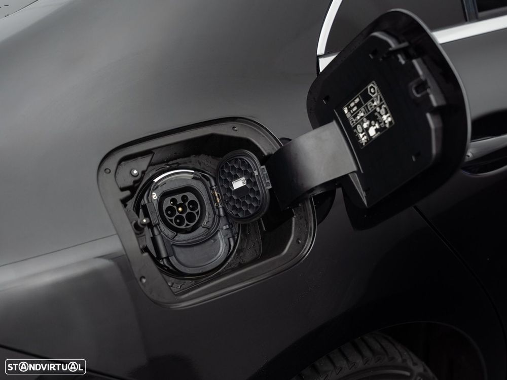 Mercedes-Benz CLA 250 e AMG Line - 37