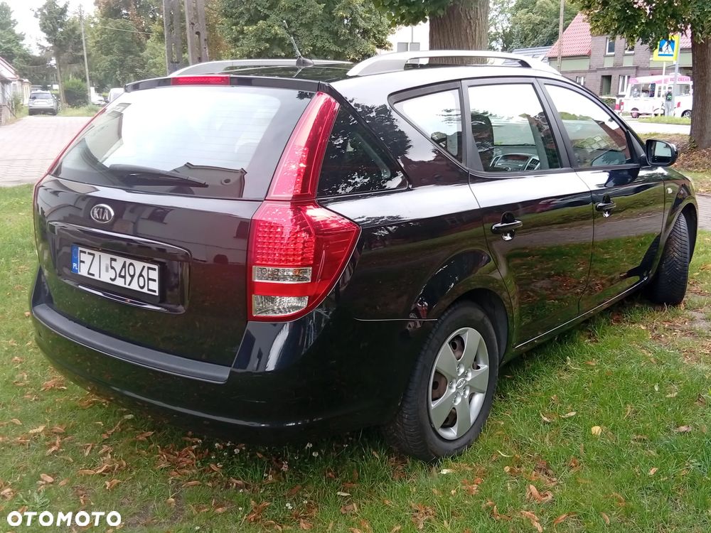 Kia Ceed - 4