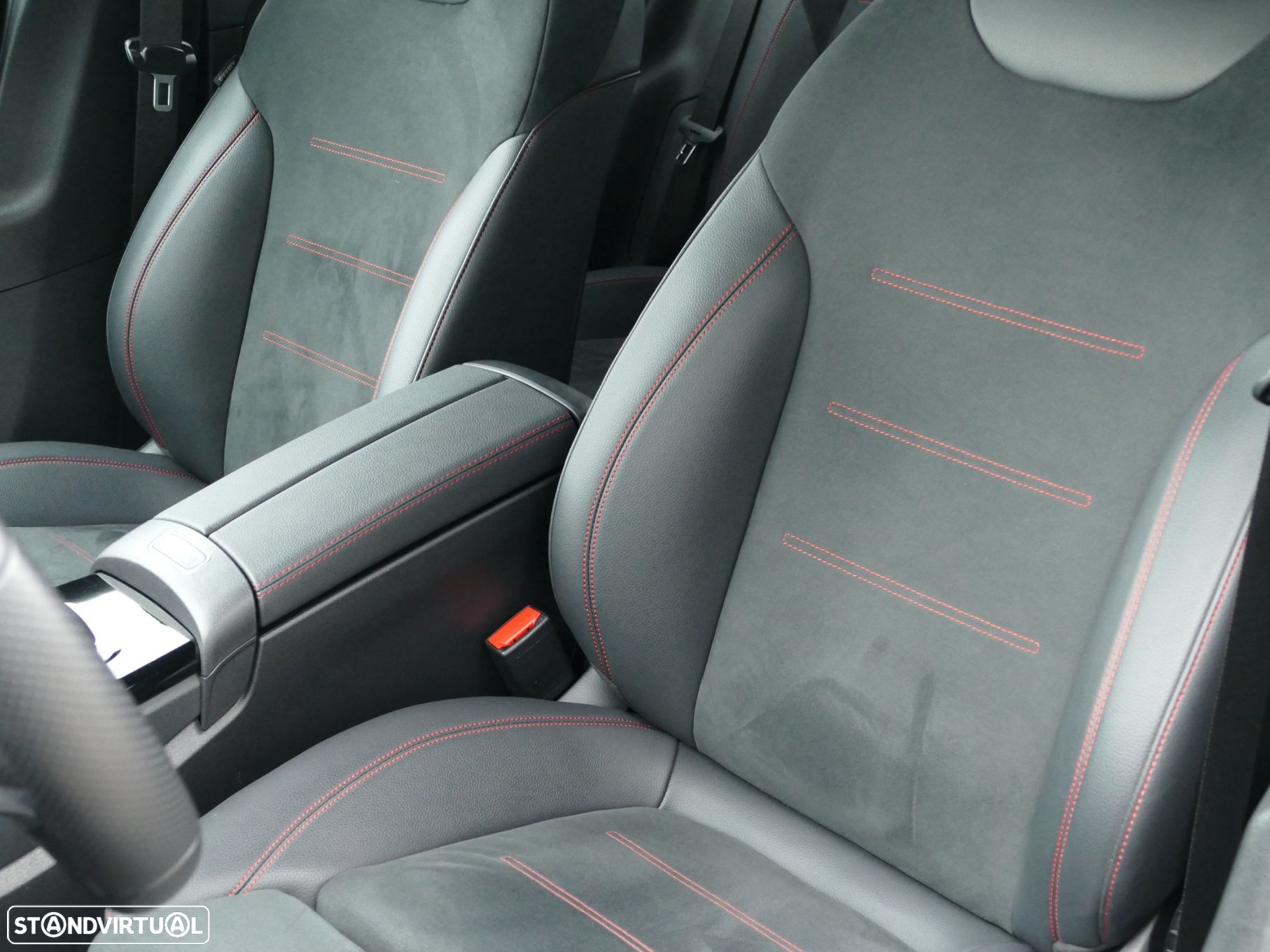 Mercedes-Benz A 250 Limousine e AMG Line - 15