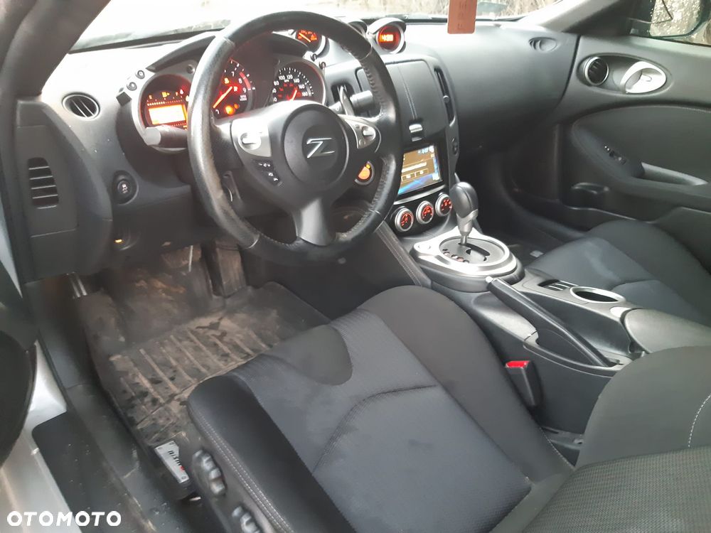 Nissan 370 Z - 11
