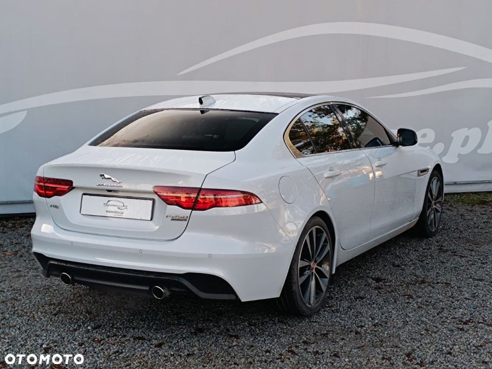 Jaguar XE - 14