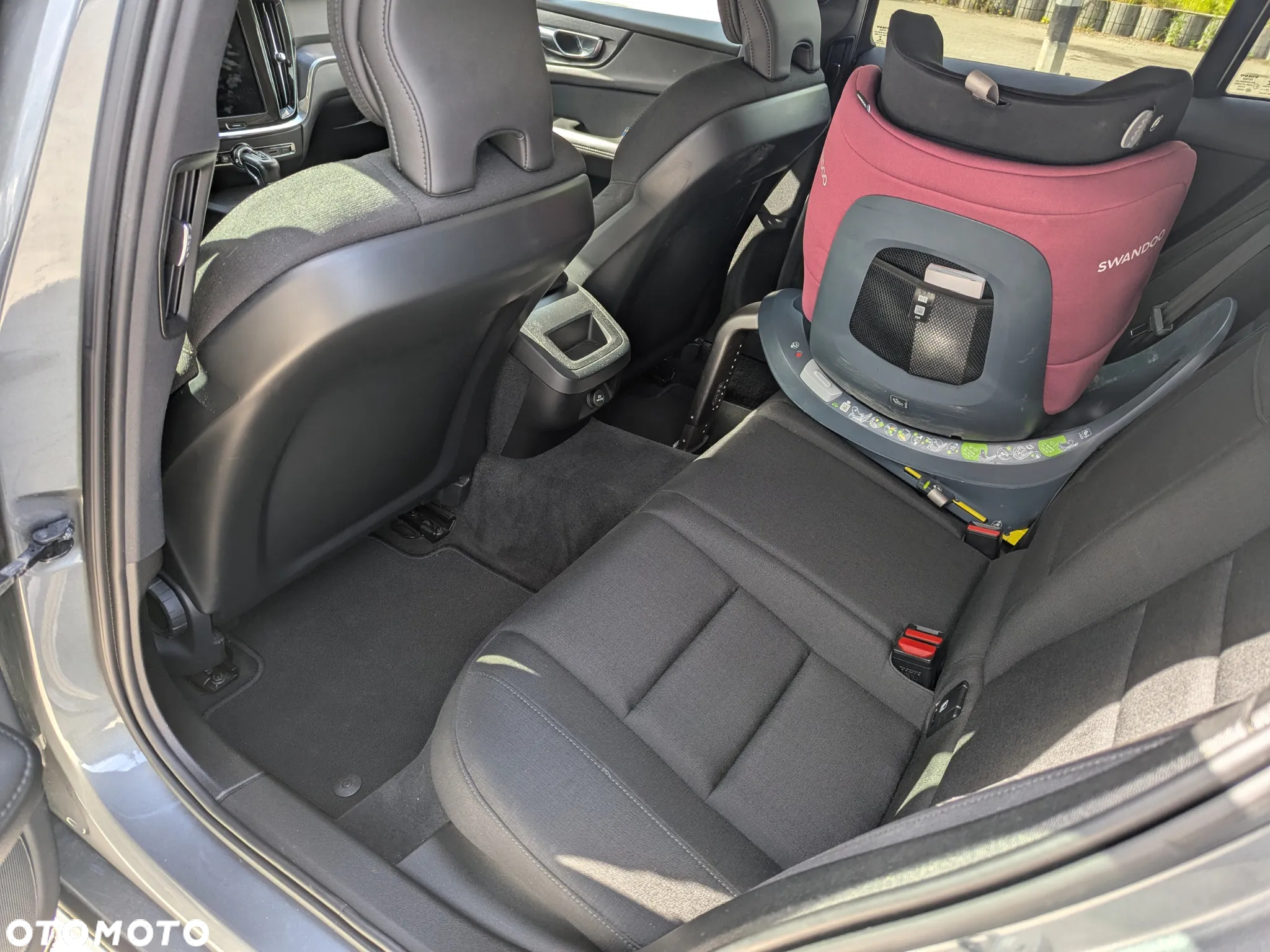 Volvo V60 D3 R-Design - 21