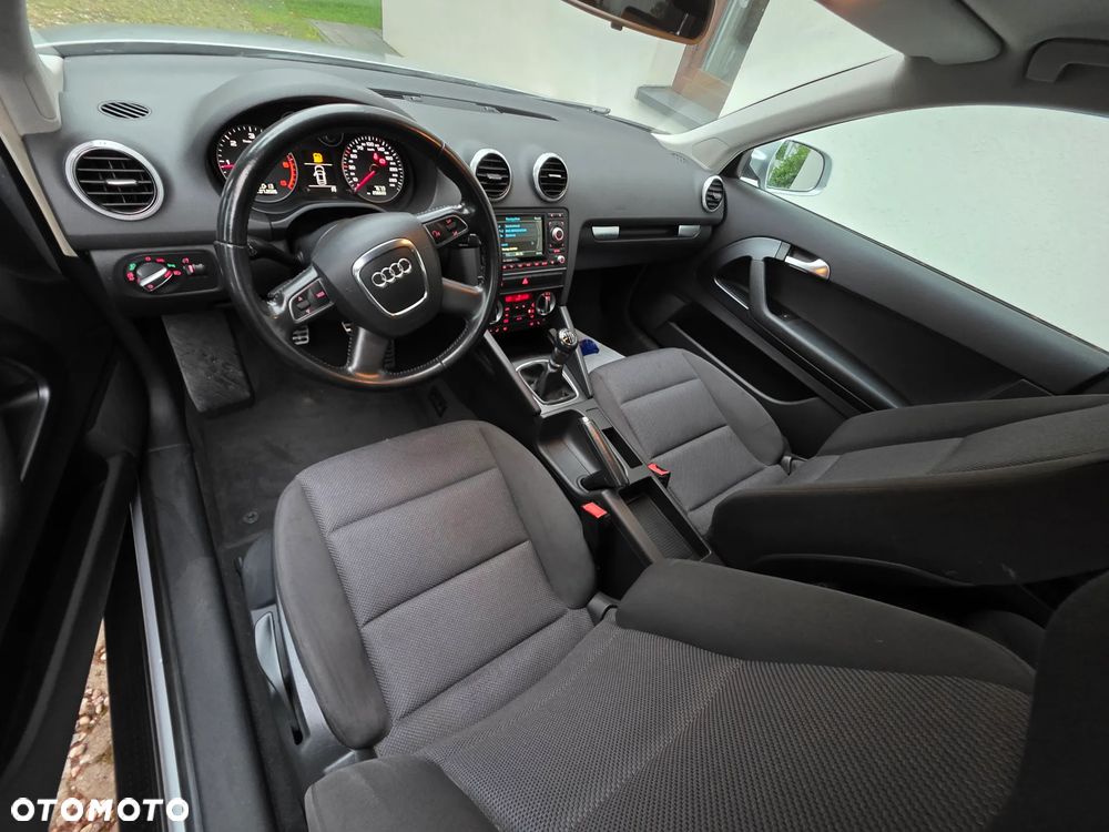 Audi A3 3-drzwiowe 1.6 TDI DPF Ambition - 9