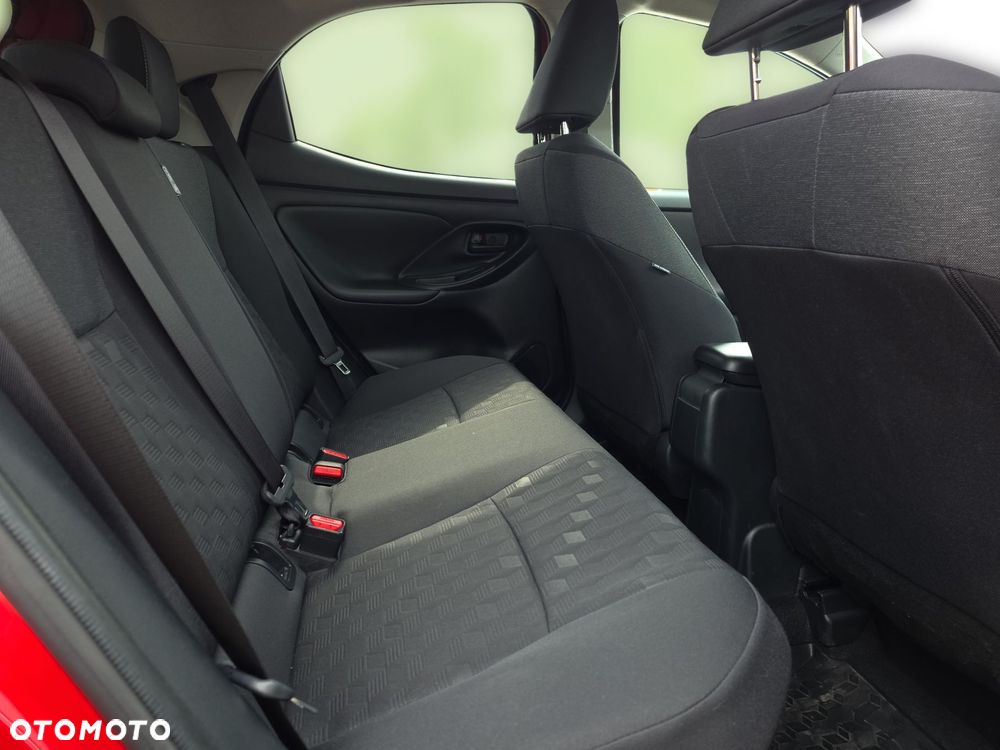 Toyota Yaris - 10