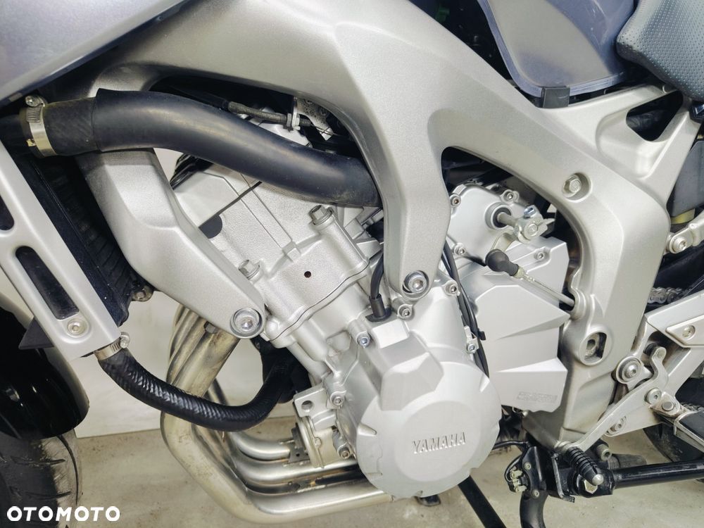 Yamaha FZS - 25