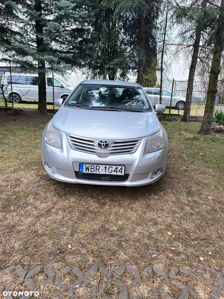 Toyota Avensis 1.6 Sol - 1